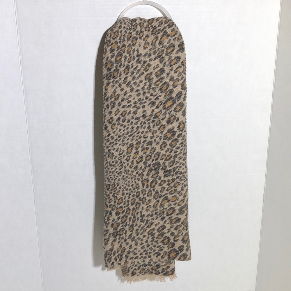 Women’s Leopard Print Scarf